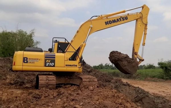 Экскаватор гусеничный Komatsu с ковшом 1 м3 - Питкяранта, заказать или взять в аренду