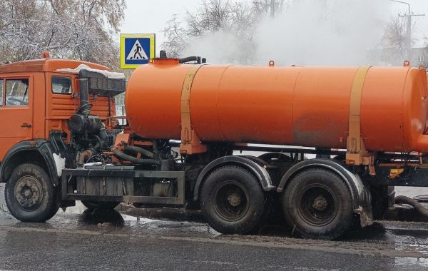 Откачка ила. Услуги илососа и ассенизатора - Петрозаводск, цены, предложения специалистов