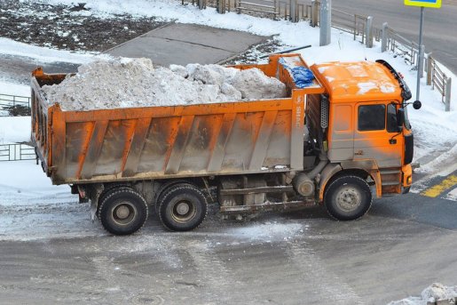 Уборка и вывоз снега спецтехникой стоимость услуг и где заказать - Петрозаводск