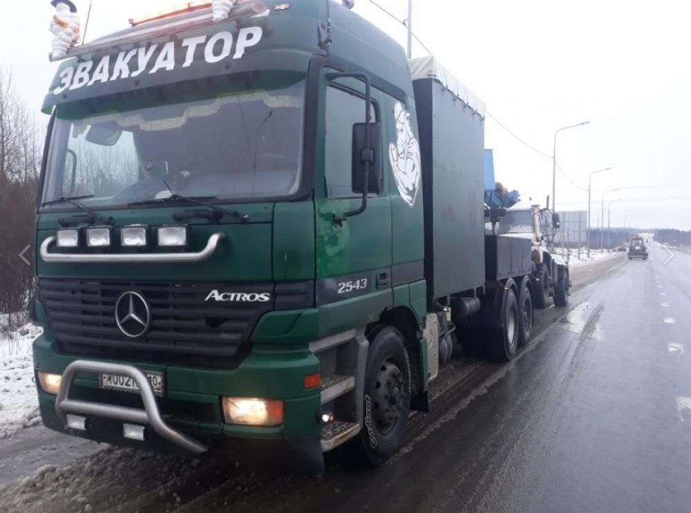 Буксировка техники и транспорта. Услуги грузового эвакуатора стоимость услуг и где заказать - Петрозаводск