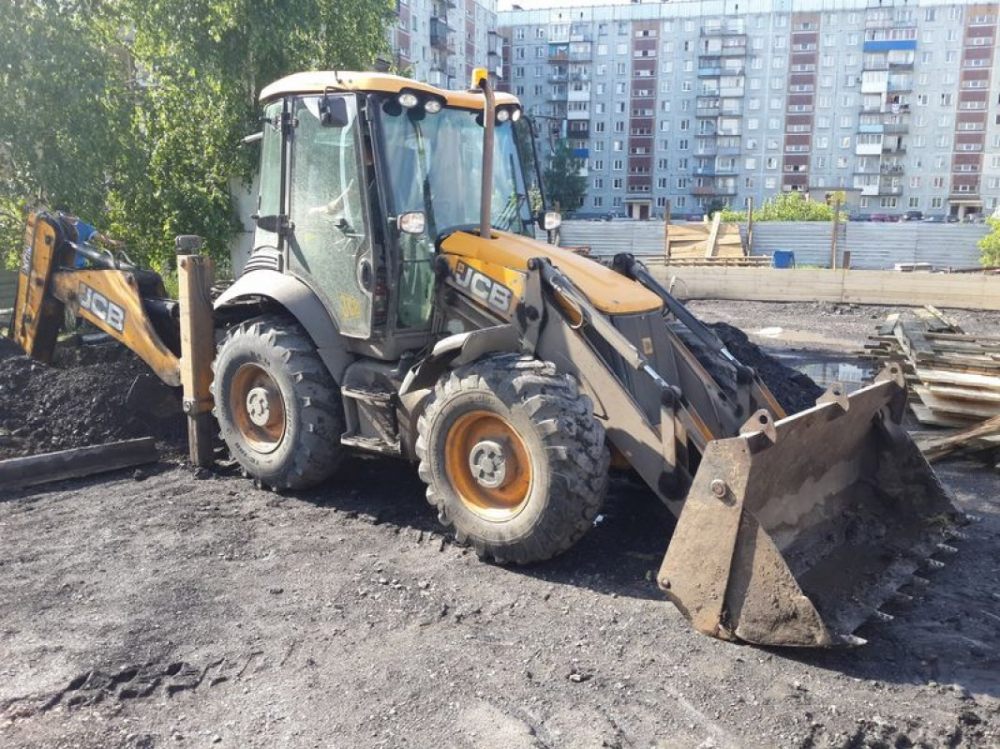 Услуги спецтехники для разравнивания грунта и насыпи стоимость услуг и где заказать - Петрозаводск