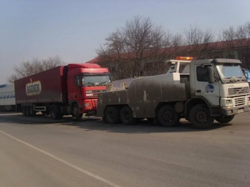 Эвакуация грузовой техники. Техпомощь стоимость услуг и где заказать - Петрозаводск